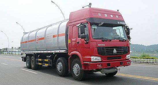 东风多利卡,凯普特油罐车(罐体容积6000--8000l)采用东风原装二汽底盘